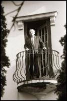 cca 1990 Pozsgay Imre (1933-2016) politikusról készült felvételek (többféle helyszínen), 36 db vinta...