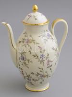 3 db különböző kávés kiöntő Hutschenreuter, Haas & Cjzizek. Matricásak, jelzettek, minimális kop...