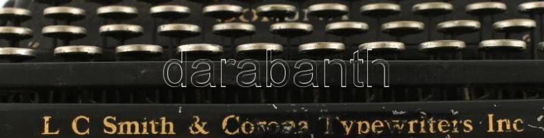 cca 1920-40 Corona amerikai hordozható írógép kissé kopott állapotban, angol billentyűzettel, eredet...