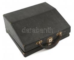 cca 1920-40 Corona amerikai hordozható írógép kissé kopott állapotban, angol billentyűzettel, eredet...