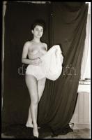 Közös játék, szolidan erotikus felvételek, 26 db vintage NEGATÍV, 24x36 mm