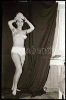 Közös játék, szolidan erotikus felvételek, 26 db vintage NEGATÍV, 24x36 mm