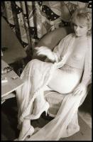 cca 1969 Lányok, lányok, szép leányok; 16 db NEGATÍV szolidan erotikus hölgyekről, 24x36 mm