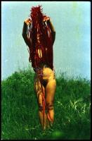 cca 1972 Az érdeklődés felkeltése, 23 db vintage NEGATÍV ismeretlen aktfotós archívumából, 24x36 mm