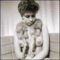 cca 1982 Simogató szőrme, 4 db vintage NEGATÍV Menesdorfer Lajos (1941-2005) budapesti fotóművész ha...