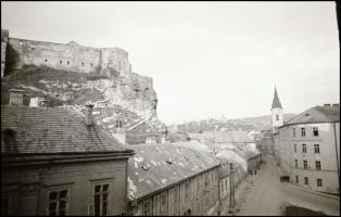 cca 1954 Esztergom, Kotnyek Antal (1921-1990) budapesti fotóriporter hagyatékából 17 db vintage NEGA...