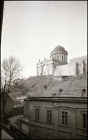 cca 1954 Esztergom, Kotnyek Antal (1921-1990) budapesti fotóriporter hagyatékából 17 db vintage NEGA...