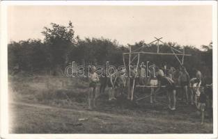 1940 Honvédek a tábori kapu építése közben / WWII Hungarian military camp, soldiers building the entry gate. photo