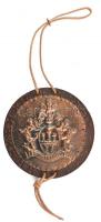 Sopron címer réz korongon, bőr korongra szögelve, akasztóval, d: 13 cm