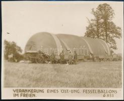 cca 1914-1918 Verankerung eines Öst.-Ung. Fesselballons im Freien, első világháborús katonai léggömb fotója, K.u.K. Kriegspressequartie bélyegzéssel, 10x13 cm