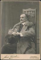 cca 1900-1910 Úriember portréja, keményhátú fotó Auer Fivérek szegedi műterméből, 16x11 cm