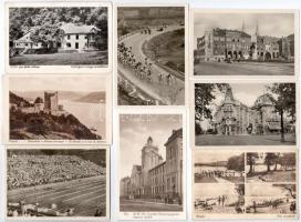 68 db MODERN fekete-fehér magyar város képeslap főleg az 1950-es évekből / 68 modern Hungarian town-view postcards from the 50s