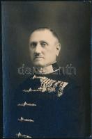 cca 1920-1930 Katonatiszt kitüntetésekkel, fotó, 10,5×6,5 cm