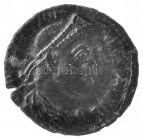 Római Birodalom / Siscia / Gratianus 375-378. AE3 Br (1,88g) T:2-
Roman Empire / Siscia / Gratian 3...