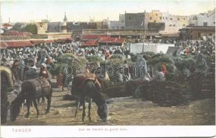 Tangier, Tanger; Jour de marché au grand Soko / market day, market vendors