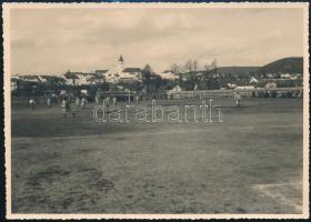 1936 Brünn (Brno), futballmeccs, hátoldalon feliratozott fotó, 17,5×12,5 cm