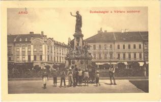 1911 Arad, Szabadság tér, Vértanú szobor, Rozsnyai gyógyszertár, kávéház, Seelinger M. Andor és Pohm János üzlete / square, statue, pharmacy, shops, café (EK)