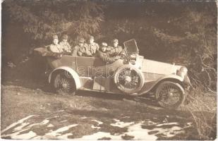 Első világháborús osztrák-magyar gépkocsizó egység / WWI K.u.K. military soldiers in automobile. photo