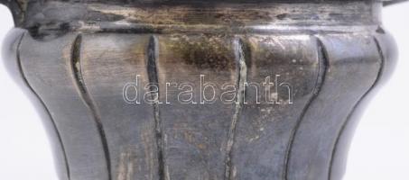 Ezüst (Ag) kínáló tálka. Jelzett, sérült. Hiányos. 104 g, d: 9,5 cm