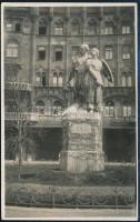 cca 1921-1930 Budapest, Szabadság tér, Dél, irredenta szobor, fotó, 7,5×4,5 cm