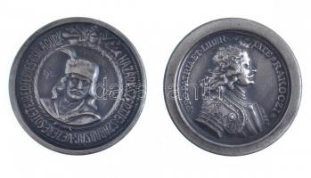 DN "II. Rákóczi Ferenc - Hazánk szentje, szabadság vezére, sötét éjben fényes csillagunk 1676-1735" fém lemezérem (38,5mm) + DN "Pro Patria Et Libertate Rákóczi" fém lemezérem, mindkettő (egyik sérült) műanyag tokban (38mm) T:2