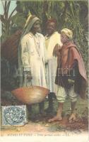 1907 Scenes et Types. Petits porteurs arabes / Arab folklore, porters (EK)