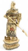 Kínai harcos nagy méretű csont szobor. Kézzel festett jak csontlemezekből. Kivehető lándzsával, mely...