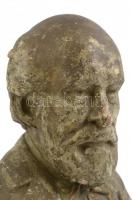 Kossuth Lajos mellszobor, terrakotta, olvashatatlan pecséttel jelzett a hátoldalán, sérült, m: 29 cm