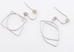 Ezüst(Ag) rombuszos fülbevalópár, jelzett, h: 4 cm, nettó: 2,16 g