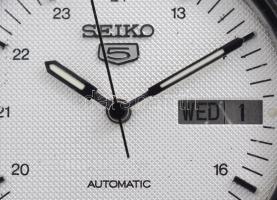 Seiko automata karóra naptár funkcióval, fém szíjjal. Jó ,működő állapotban. d: 34 mm
