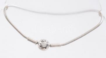 Ezüst(Ag) karkötő, Pandora jelzéssel, h: 18 cm, nettó: 6,64 g