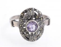 Ezüst(Ag) gyűrű markazittal és rózsaszín kővel, jelzett, méret: 58, bruttó: 3,9 g