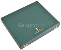 "Magyar Érmeforgalmazó" feliratú, műbőr érmetartó kivehető tálcával, összesen 24db férőhel...