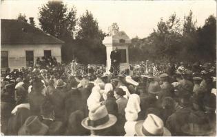 1928 Nemesócsa, Zemianska Olca; Első világháborús hősök szobra, emlékmű avatása / inauguration of the WWI military heroes monument, celebration. photo