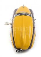 Schuco FEX felhúzhatós, mechanikus fém játékautó, Magyarországon gyártott. Eredeti dobozában, kulccs...