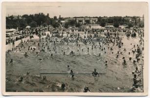 1947 Hajdúszoboszló, Gyógyfürdő, strand, fürdőzők. leporellólap (EK)