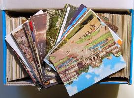 630 db modern vegyes városképes lap