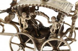 Ezüst (Ag) négyesfogatú lovas hintó figura Kézzel készített, jelzett. 73,5 g, 11 cm