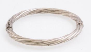 Ezüst(Ag) karperec, biztonsági zárral, jelzett, 6×5 cm, nettó: 16,62 g