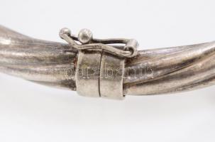 Ezüst(Ag) karperec, biztonsági zárral, jelzett, 6×5 cm, nettó: 16,62 g