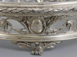 Ezüst (Ag) áttört kínáló tál. XIX: sz. vége, magyar. Jelzett mesterjegyes. Üveg lappal az alján. Net...