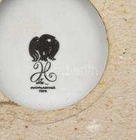 Hollóházi Szász Endre porcelánkép, jelzett, sorszámozott 216/500, minimális kopással. 9x11,5 cm, bőr...