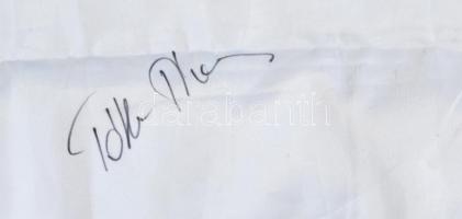 Női kézilabda válogatott zászlója rajta aláírásokkal