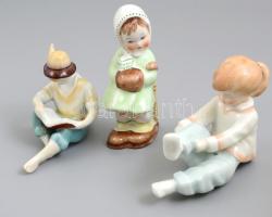 Aquincumi, Hollóházi és Bodrogkeresztúri porcelán figurák, 2 db kislány és 1 db kisfiú, mind kézzel festett, jelzett, hibátlan, m: 9, 10 és 12,5 cm