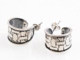 Ezüst(Ag) íves fülbevalópár, jelzett, d: 1,5 cm, nettó: 5,33 g