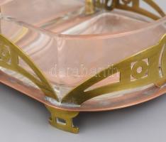 2 db szecessziós üveg kínáló réz tartóval, utóbbin kopásnyomok, m: 17 cm, h: 22 cm