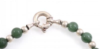 Ezüst(Ag) karkötő, ásvány gyöngyökkel, jelzett, h: 21 cm, bruttó: 21,87 g