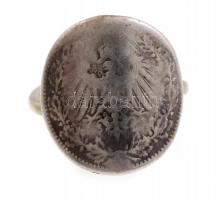 Ezüst(Ag) pénzzel díszített gyűrű, fém karikával, méret: 56, bruttó: 3,87 g