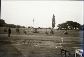 cca 1930-1940 Tornászversenyen készült fotónegatívok, 10 db, 6×9 cm