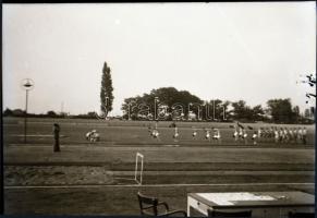 cca 1930-1940 Tornászversenyen készült fotónegatívok, 10 db, 6×9 cm